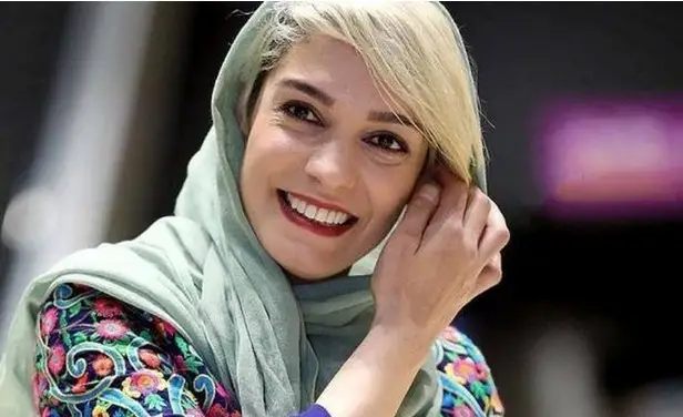 گشت و گذار خواهر و برادری الیکا عبدالرزاقی و خان داداشش لب ساحل