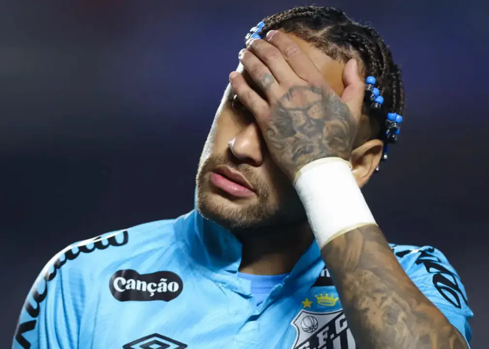 نیمار در آستانه خداحافظی از فوتبال؟ روزهای دردناک ستاره برزیل لو رفت!