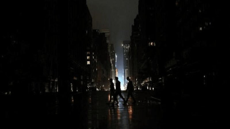 برلین در یخبندان؛ وضعیت اضطراری برق اعلام شد و هزاران خانوار همچنان در تاریکی!