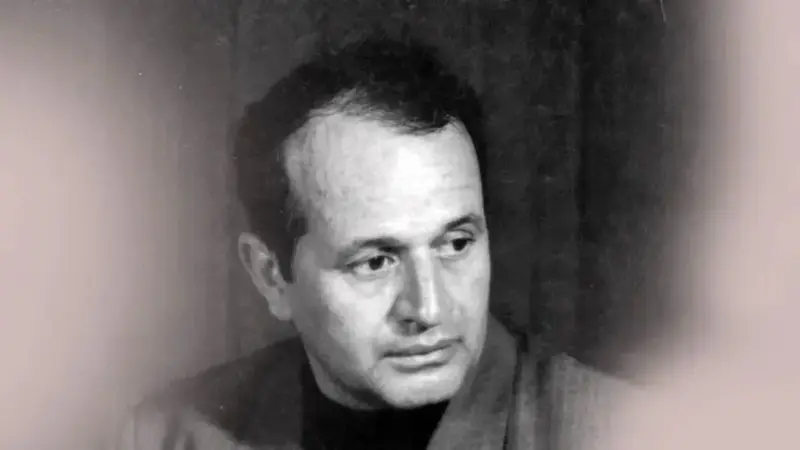 آواز جاودانه ایرج بسطامی زیر آوار زلزله بم؛ صدایی که نصف جهان را لرزاند