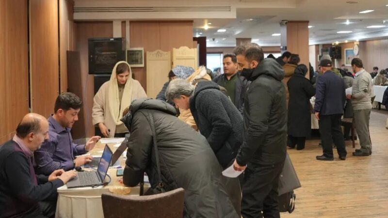 نحوه اتصال بازرگانان و تجار به اینترنت بین‌المللی؛ روزی نیم ساعت در ناهارخوری اتاق بازرگانی!