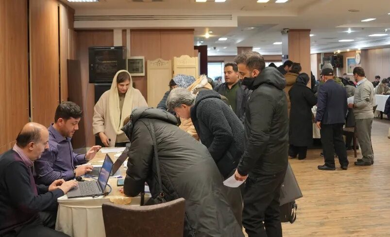 نحوه اتصال بازرگانان و تجار به اینترنت بین‌المللی؛ روزی نیم ساعت در ناهارخوری اتاق بازرگانی!