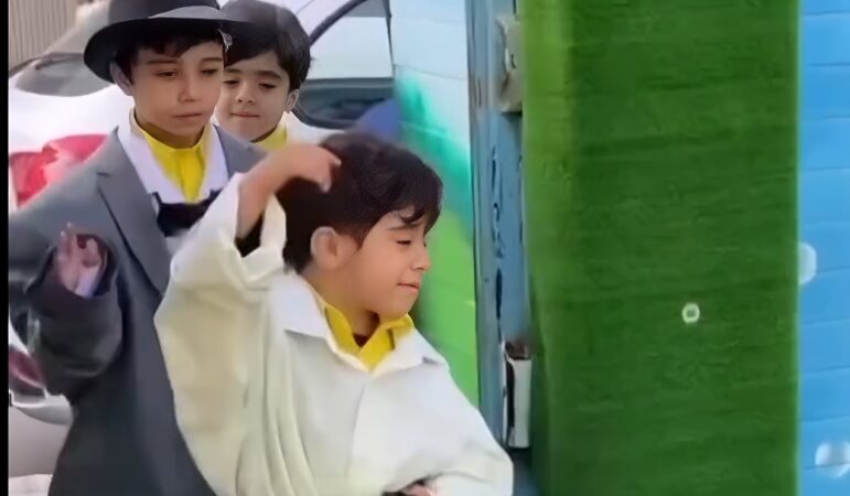 (ویدئو) تمرین «بابا شدن» در مهدکودک؛ این کوچولوهای با نمک رو از دست ندید!