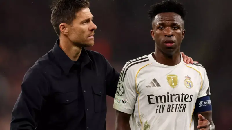 فریاد تند ژابی آلونسو بر سر وینیسیوس در برنابئو؛ عصبانیت قابل توجه سرمربی رئال مادرید!