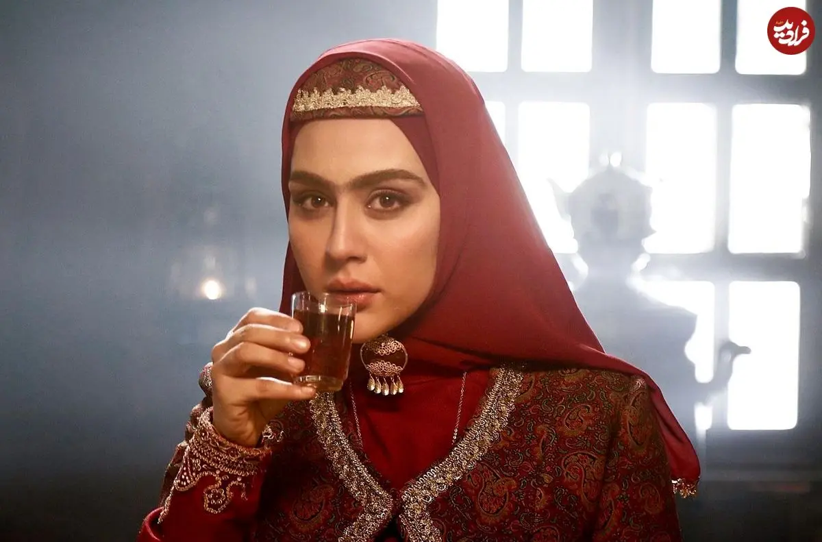 عکس| سفر در زمان؛ «گلنار» سریال گیلدخت در 29 سالگی و در کنار مادرش؛ سال 1402