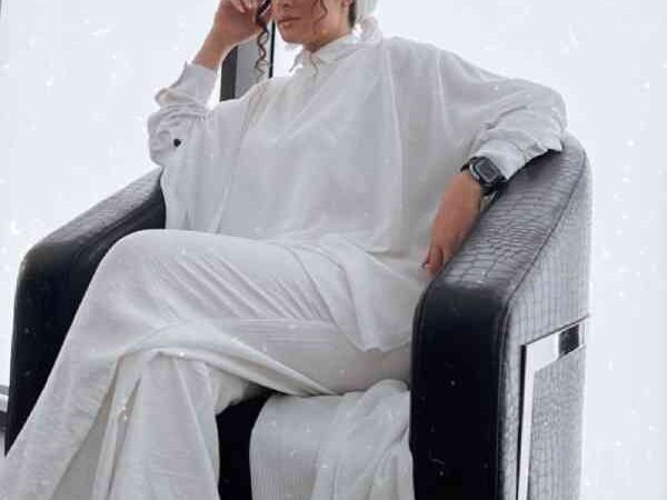 با انتشار خبر ازدواج مریم مومن این کلیپ از هنرنمایی، حرکات موزونِ عربی و خوانندگی خواستگار مریم مومن برای به دست آوردن دل خانم بازیگر پربازدید شد/ تو نور چشمامی…. +ویدیو