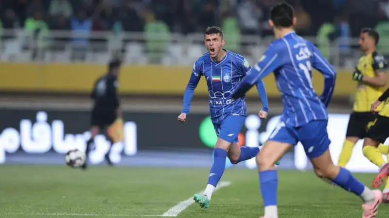 ‏شلیک غیرقابل‌مهار آسانی به طاق دروازه حسینی!