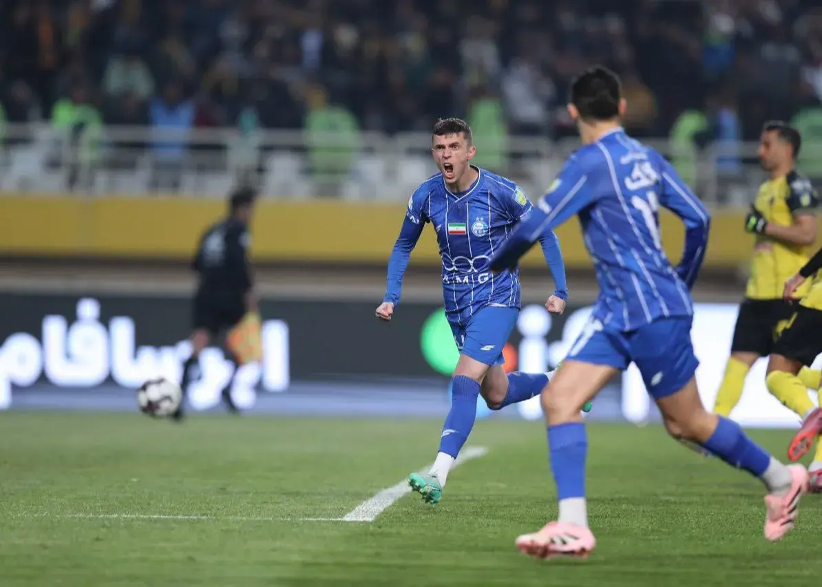 ‏شلیک غیرقابل‌مهار آسانی به طاق دروازه حسینی!