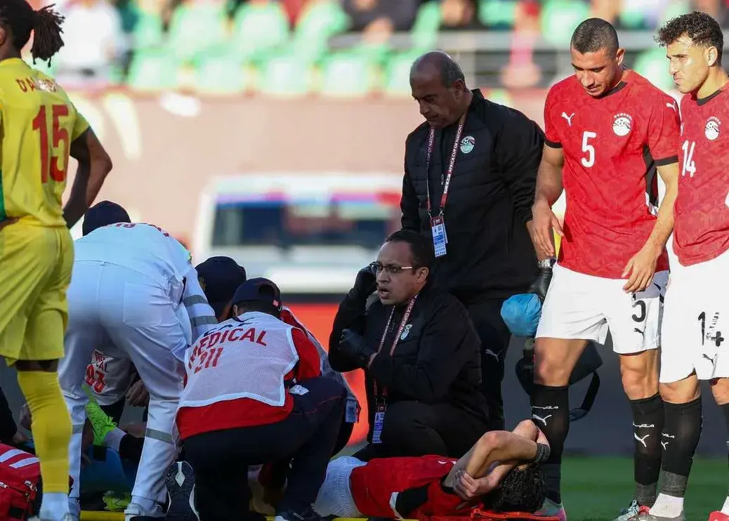 شوک بزرگ برای مصر؛ مدافع کلیدی با رباط صلیبی از زمین خارج شد!