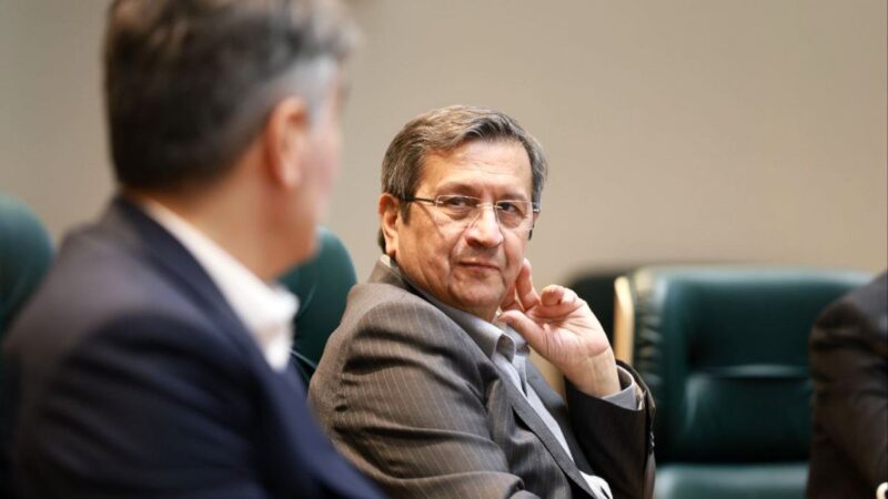 استقبال بی‌سابقه از بازگشت همتی؛ دیر اما درست بود!