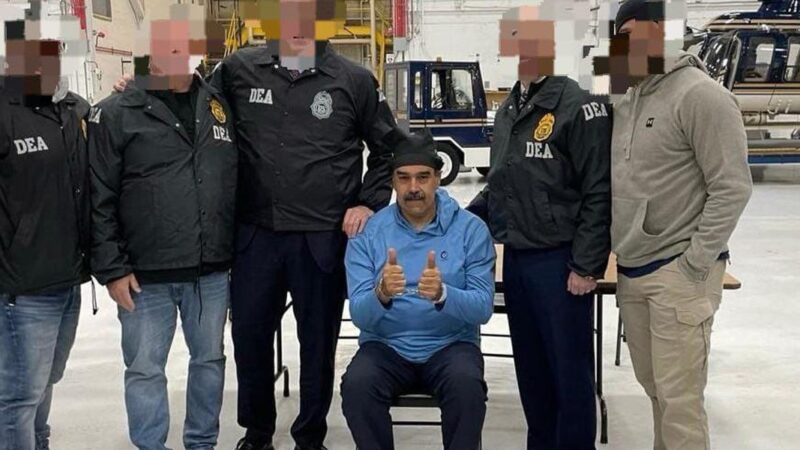 اولین تصاویر از نیکولاس مادورو  بعد از دستگیری و انتقال به آمریکا