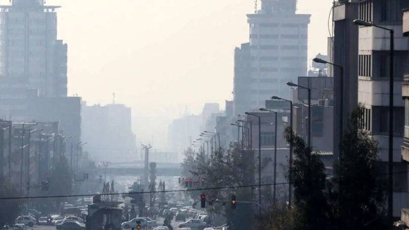 آلودگی هوای تهران تا شنبه آینده ادامه دارد؛ نفس‌ها در خطر است!