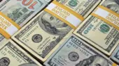 دلار با جهشی چشمگیر وارد کانال ۱۴۲ هزار تومان شد؛ بازار ارز در تب و تاب