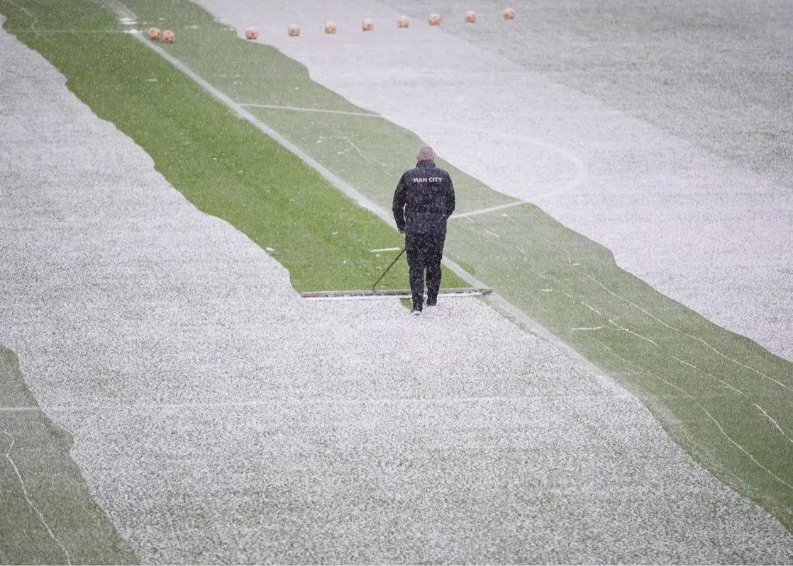 برف و یخ‌بندان رسید: لیگ برتر تعطیل می‌شود؟