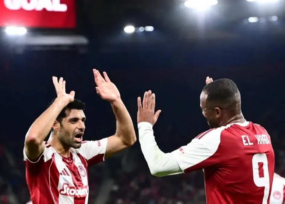 طارمی در زمین، آماده جشن قهرمانی در یونان