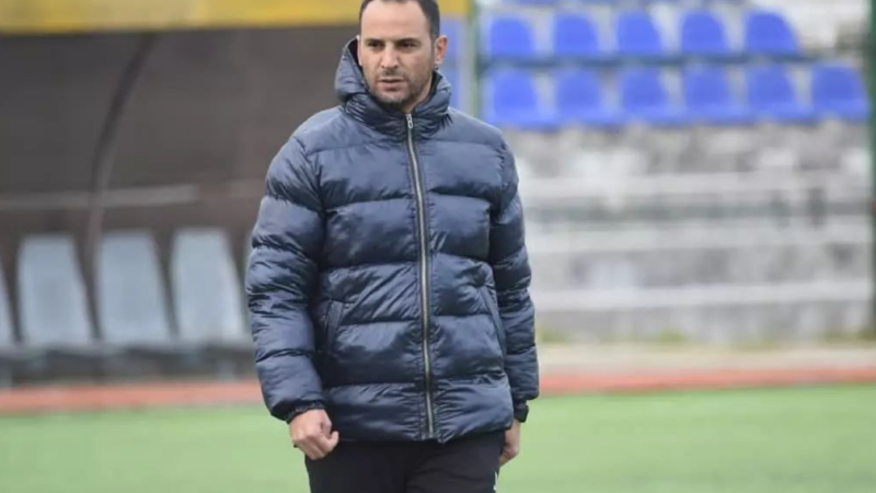 برهانی: نازون به سبک بازی استقلال نمی‌خورد