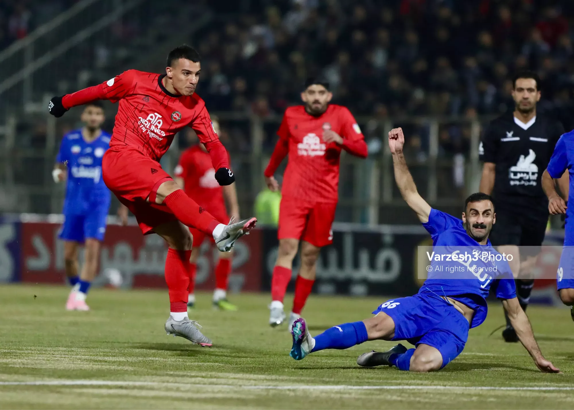امیرحسین حسین‌زاده چگونه از لواندوفسکی و دوکو جلو زد؟ شگفتی فوتبال ایران در رده‌بندی جهانی!