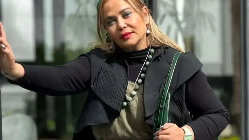 تیپ متفاوت بهاره رهنما در سفر به مشهد سوژه شد؛ انتخابی که دوباره جلب توجه کرد