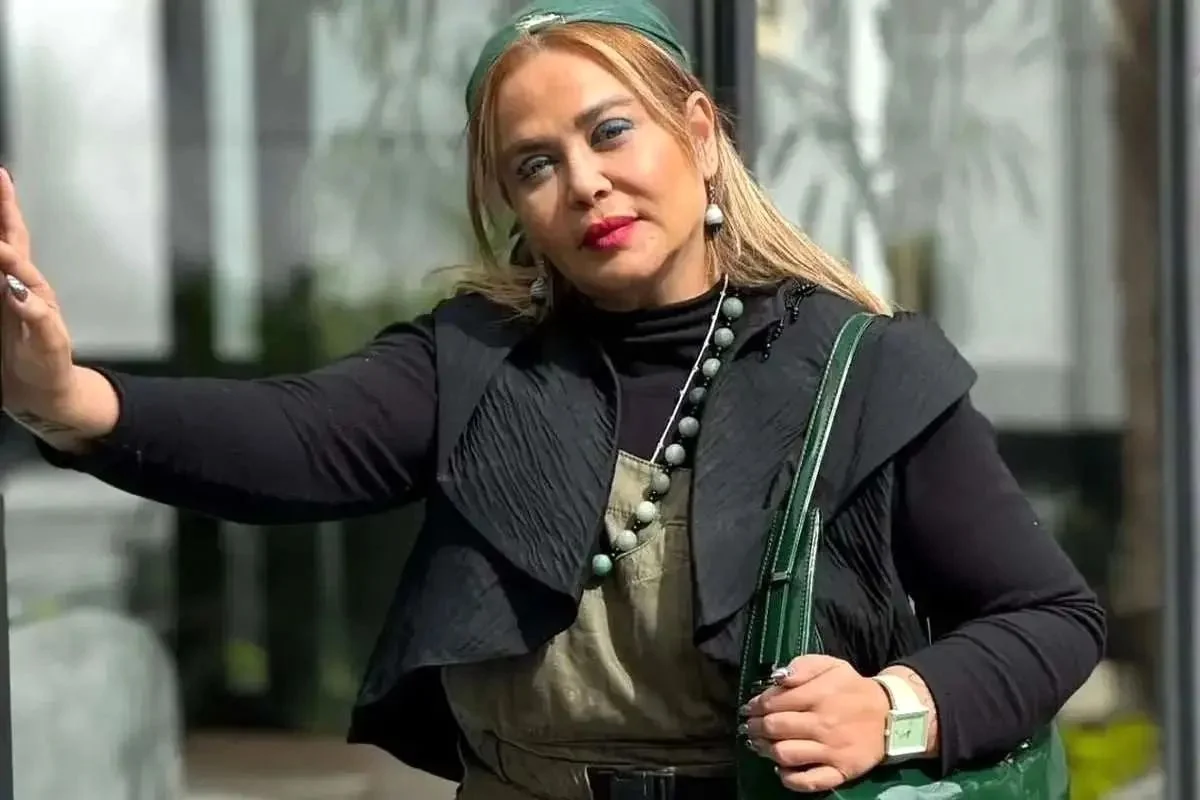 تیپ متفاوت بهاره رهنما در سفر به مشهد سوژه شد؛ انتخابی که دوباره جلب توجه کرد