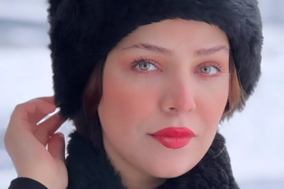 استایل خاص نیمتاج بامداد خمار در اکران شاه‌نقش