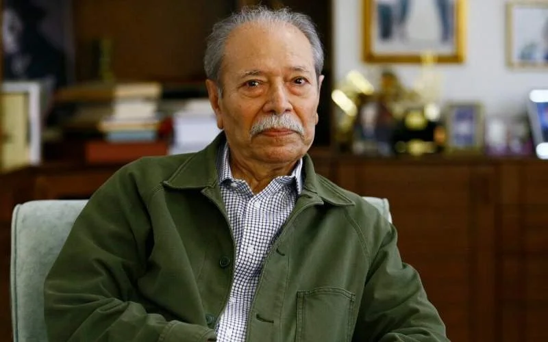 تغییر چهره عجیب علی نصیریان در ۹۱ سالگی و رازهای زندگی خصوصی‌اش که نمی‌دانستید!