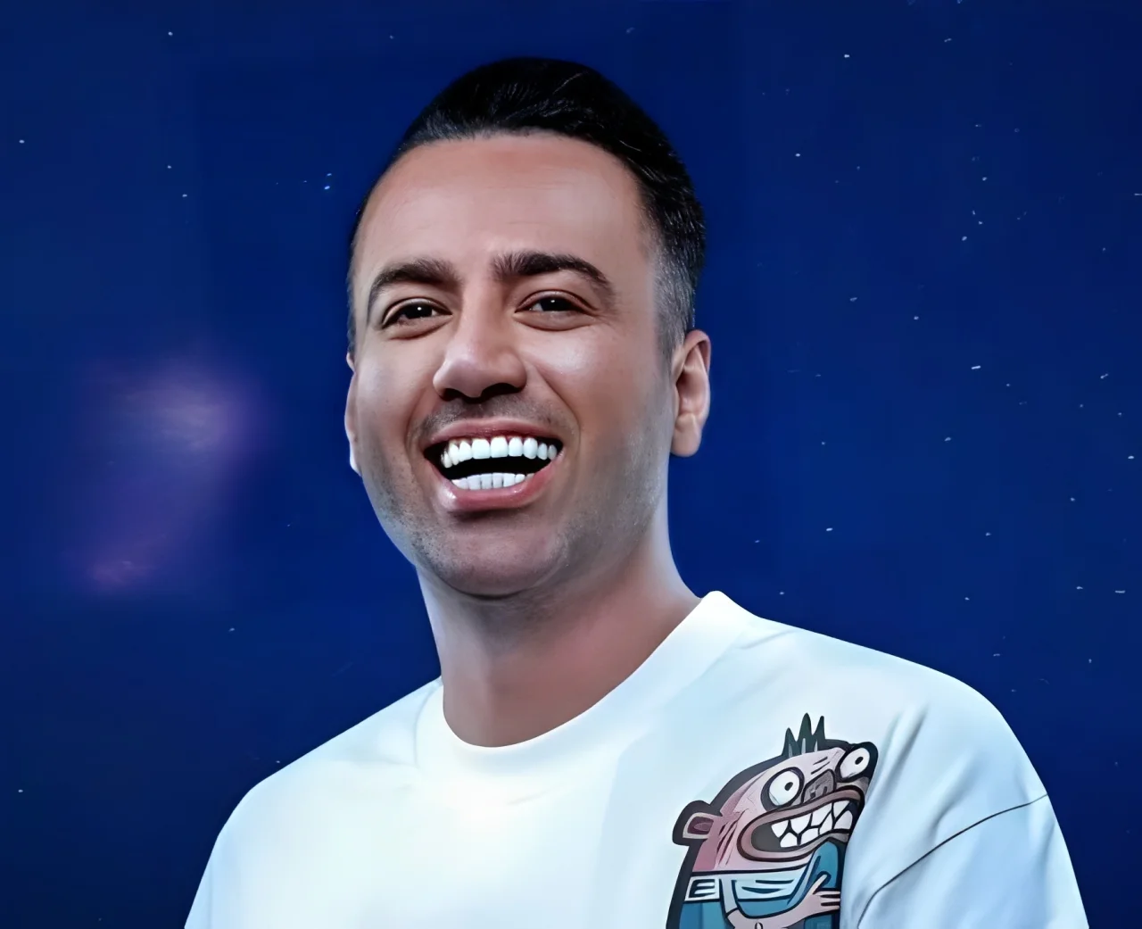 بیوگرافی علی صبوری و همسرش؛ از سختی کودکی تا جنجال‌های برنامه نصف شب و راز ارتباطش با رضا عطاران