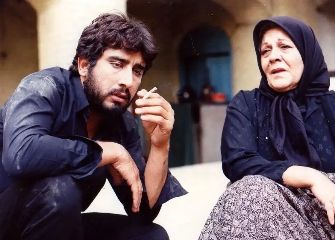 چهره متفاوت «علی» آینه عبرت در ۵۸ سالگی کنار ایرج نوذری که همه را شگفت‌زده کرد!