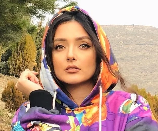نورا محقق بازیگر سریال شغال ۳۴ ساله شد؛ پشت پرده زندگی و مسیر هنری‌اش را بشناسید!