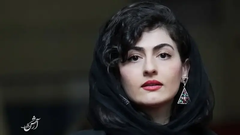 عکس| سفر زمان؛ تیپ و چهرۀ «انیس و فرانک» (سریال سوجان) در موزۀ سینما