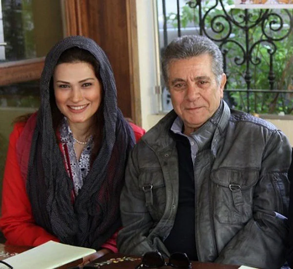 لادن مستوفی همراه با بهروز وثوقی