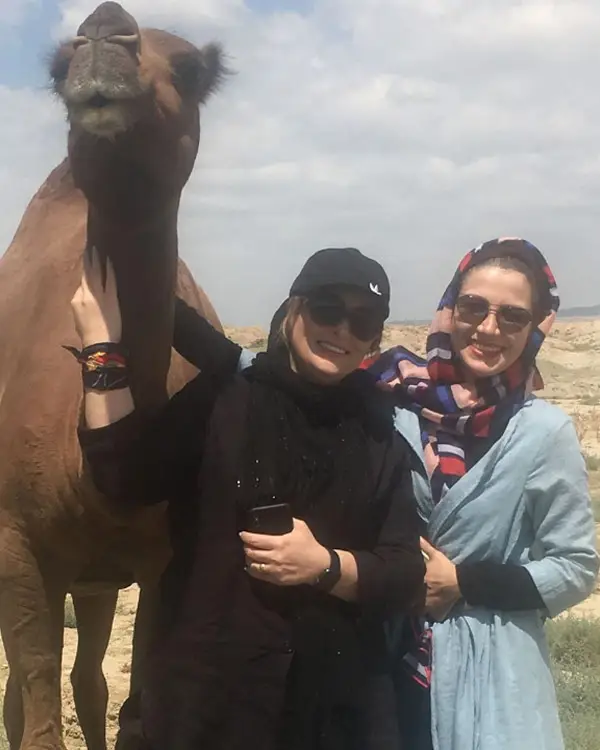 ملیکا زارعی و خواهرش مریلا زارعی ملیکا زارعی و خواهرش مریلا زارعی