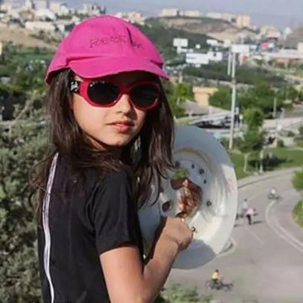 عکس کودکی نیکی نصیریان