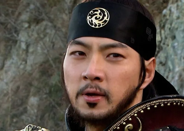 چیدمان منزل شاهانه و مجلل جومونگ - وب‌گردی