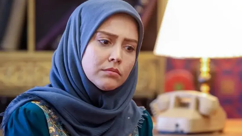عکس| سفر زمان؛ تیپ و چهرۀ «شبنم قربانی» (سریال طوبی) در مراسم اکران یک فیلم