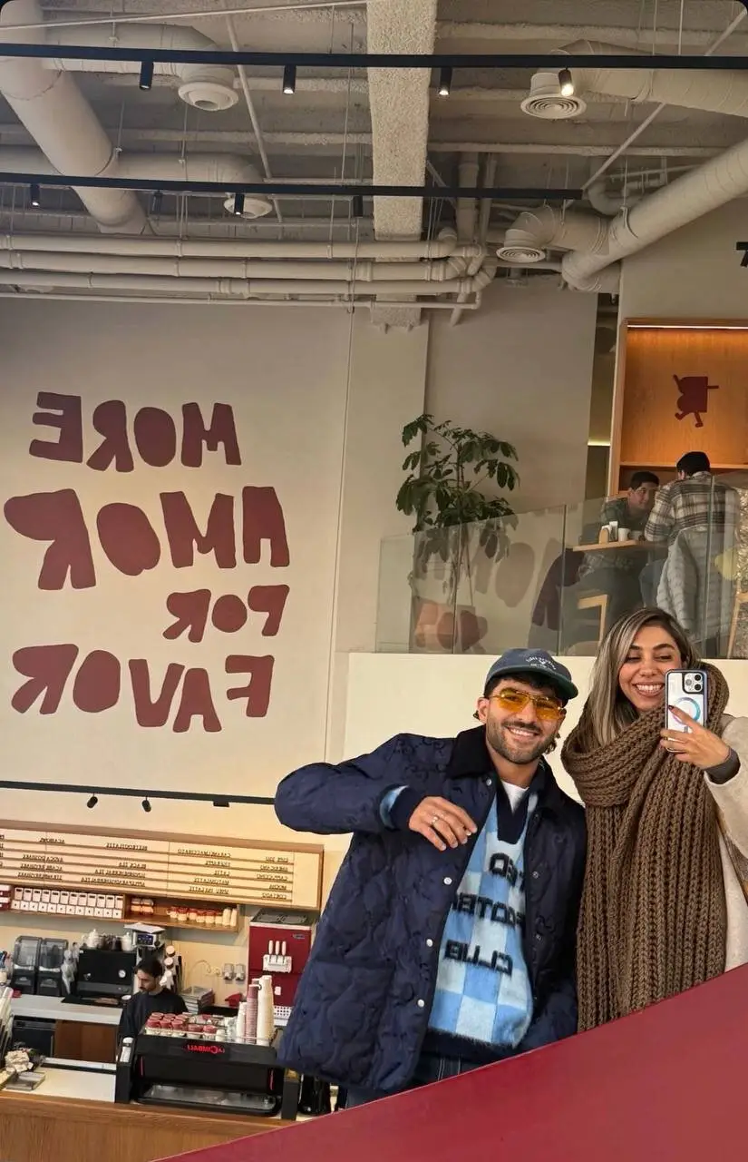 عکس | تهران‌گردی عابدزاده و خواهرش در تعطیلات