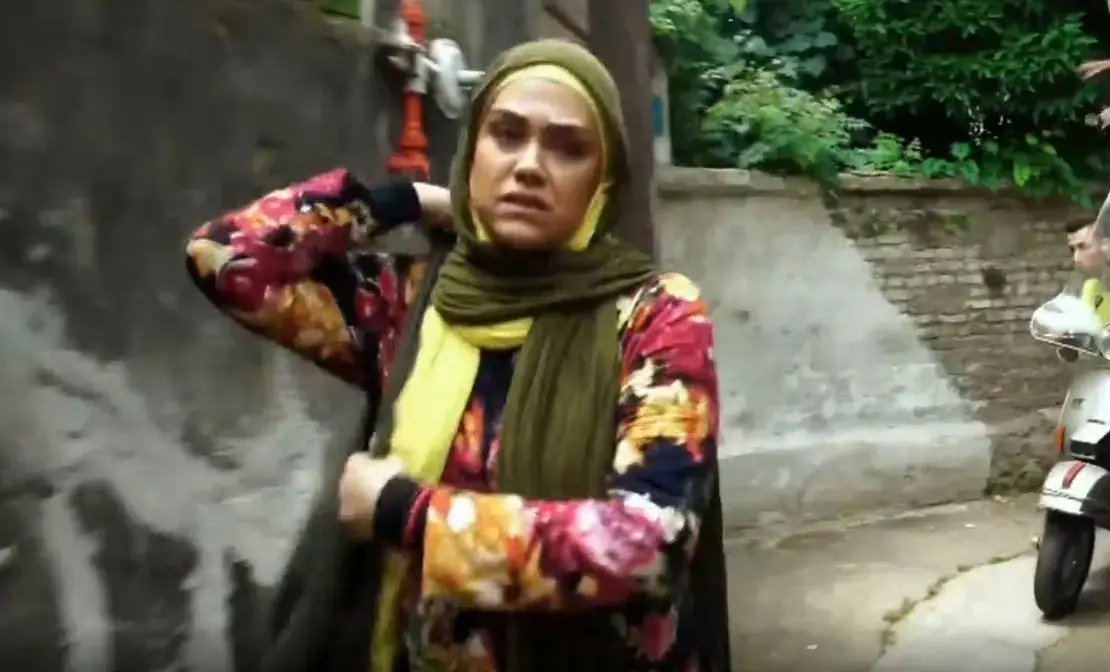 سفر در زمان؛ «مبینا و سیروس مقدم» در پشت صحنه سریال پایتخت؛ سال 96 - وب‌گردی