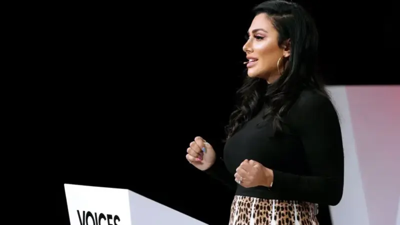 چرا واکنش‌های علی بندری و هدی بیوتی جنجالی شد؟ افشاگری‌هایی که فضای مجازی را به آتش کشید!