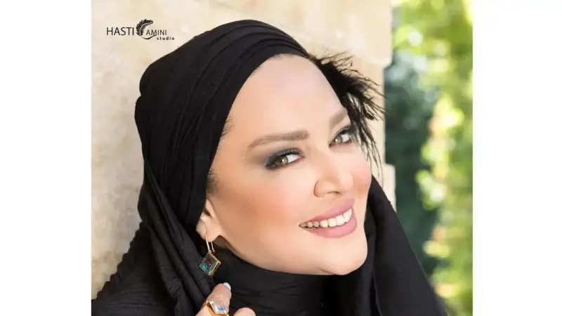 عکس سفره افطار لاکچری و گران قیمت بهاره رهنما /  لباس خاص خانم بازیگر سر سفره توجه ها را جلب کرد !