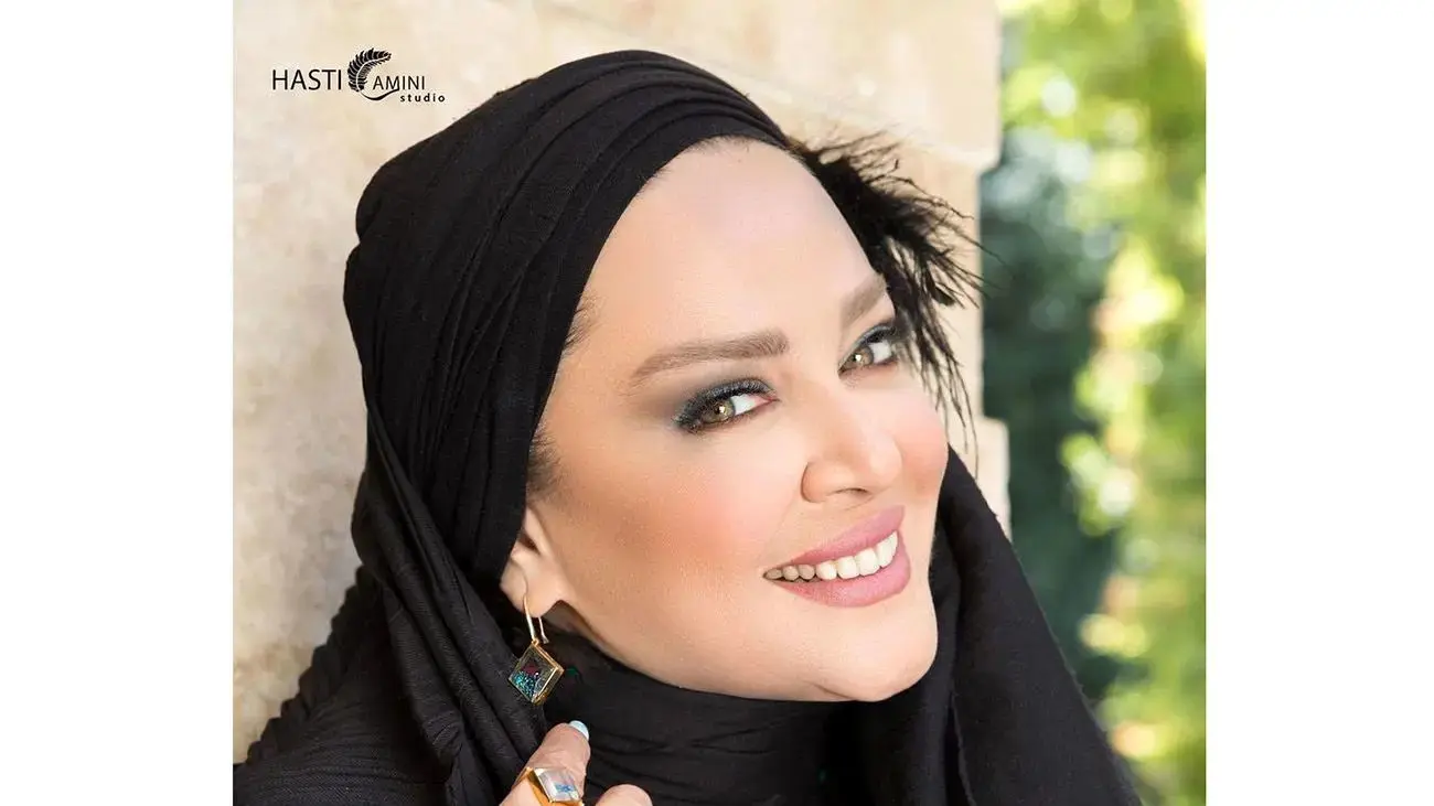 سفره افطار لاکچری و گران قیمت بهاره رهنما / لباس خاص خانم بازیگر سر سفره توجه ها را جلب کرد - وب‌گردی