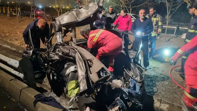 عکس | تصادف مرگبار بامدادی در تهران؛ پراید متلاشی شد و جان دو جوان گرفته شد!