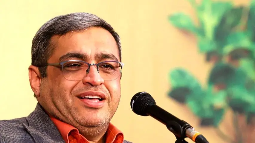 / مردها همشون عین همن زیاد سخحت نگیرید / سعید عزیزی: تو هواپیما خوابم برده بود مهماندار گفت میشه نخوابی مردم میترسن -...