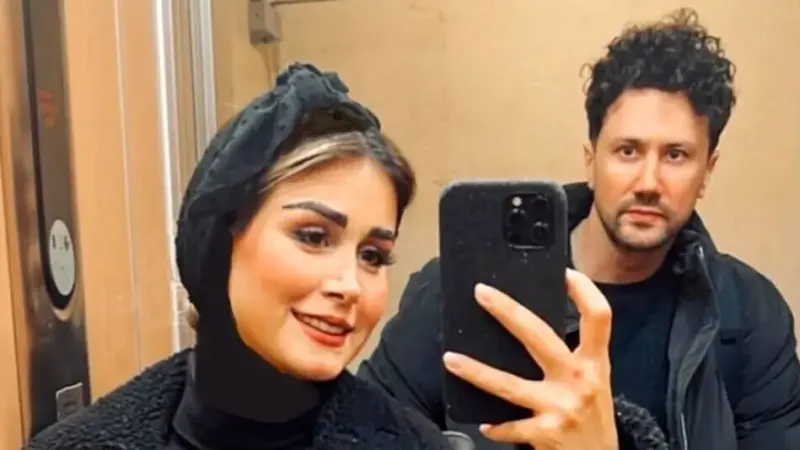 عکس ها / نگاهی به تغییر چیدمان مجلل و مدرن خانه دوبلکس شاهرخ استخری و همسرشبرای عید امسالک/ توی این خونه آدم پیر نمیشه اینقدر خوش سلیقه چیده شده