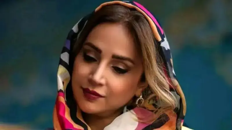 تیپ خاص و سنتی «شبنم قلی خانی» پای سفره افطار