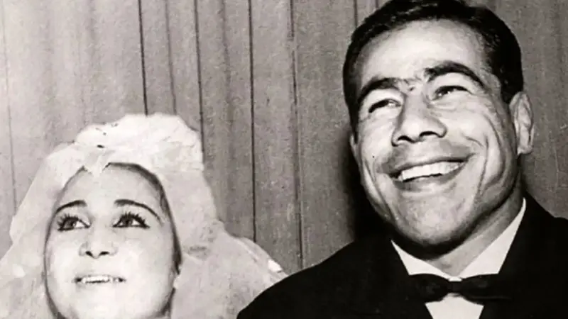 عکس ها و نوشته ها / نگاهی به عروسی غلامرضا تختی /  مادر و خواهرش چادرمشکی به سر داشتند /  مهریه عروس پانصدهزار ریال بود و مادر داماد سکه طلا به عروس داد