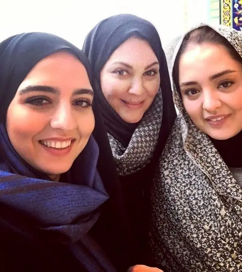 sari.pix_1484945586_1432149836991469893