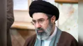 عکس های پسر و دختر مجتبی خامنه ای و همسرش / همرنگِ جماعت بودن به سبک پسر و  نوه های رهبر انقلاب /  نگاهی به کالسکه ایرانی و ساده نوه رهبری که کهنه هم هستش