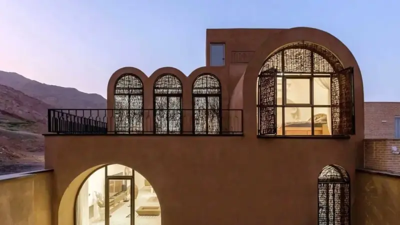 عکس ها / زیباترین خانه  ایرانی در نائین با معماری و چیدمان خاص  / برنده جوایز ایران و جهان با عنوان خانه برتر 2025 / زیبایی با هنر ناب ایرانی