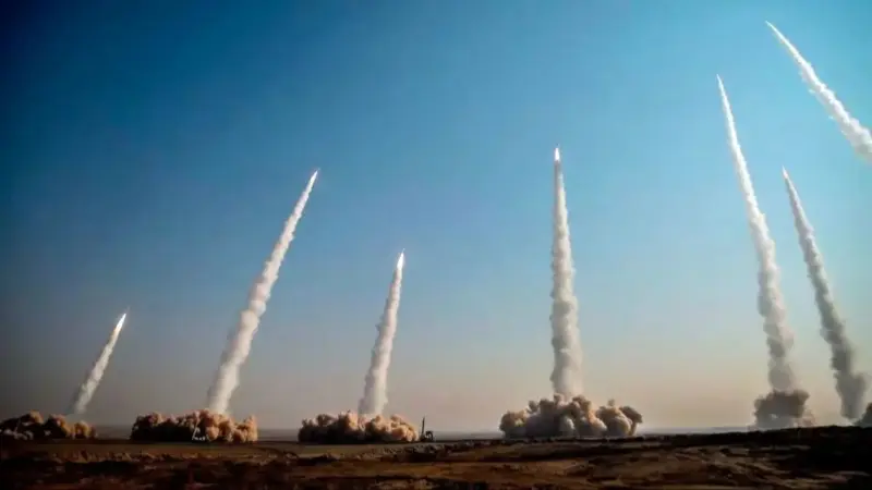 بررسی سرعت‌های هایپرسونیک و سامانه پدافندی «آرو ۳» / نگاهی تحلیلی به معادلات نوین دفاع موشکی و راداری ایران