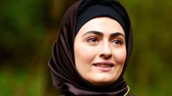 سفر زمان؛ «انیس، پرویز و جاوید» در اتاق گریم سریال «سوجان» - وب‌گردی