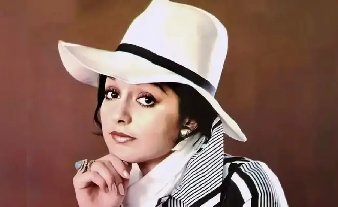 سفر در زمان گوگوش در تهران قبل از مهاجرت - وب‌گردی